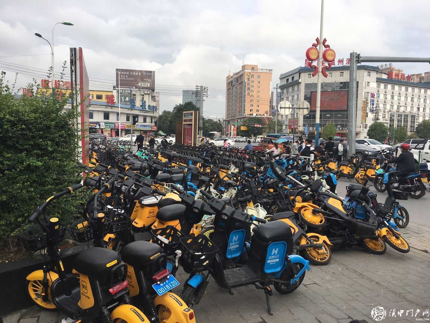 汉台区东关街道办事处 开展“共享单车、共享文明”整治行动