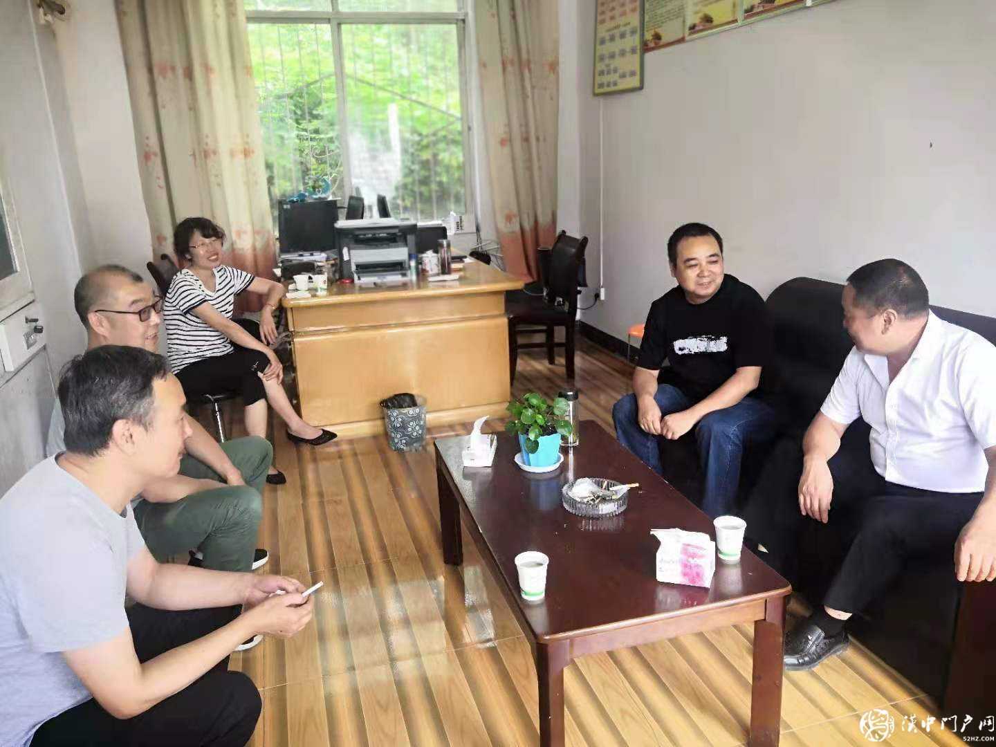 略阳县国库支付局慰问乡村振兴工作队