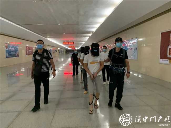 镇巴公安跨7省，抓12人，破获2起电信网络诈骗案件