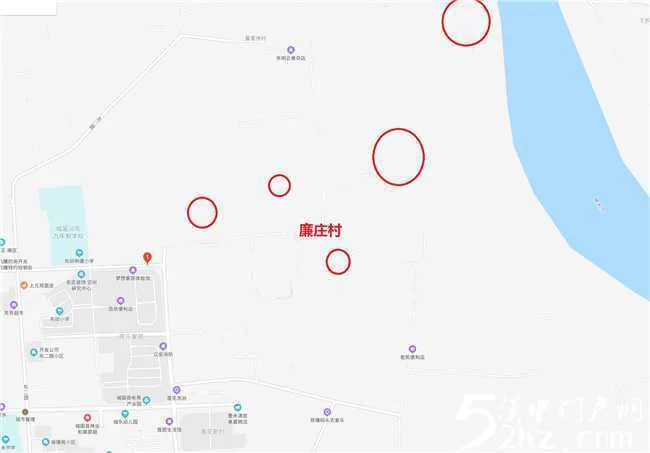 城固这个村养猪泛滥，臭气熏天，严重影响周边居民生活环境！