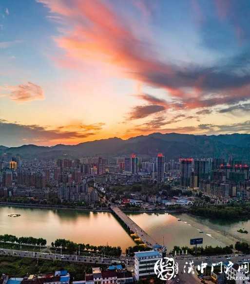 西乡· 彩霞飘 夕阳红！