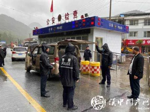 略阳一男子无证驾车强行闯卡逃逸，终被处罚