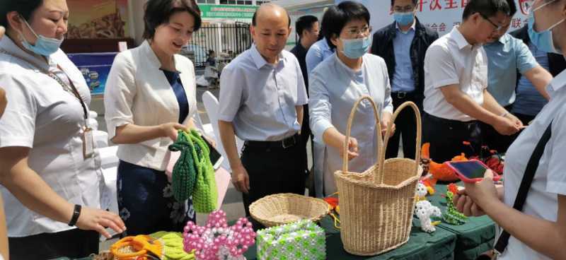 汉中市区残联开展助残日活动