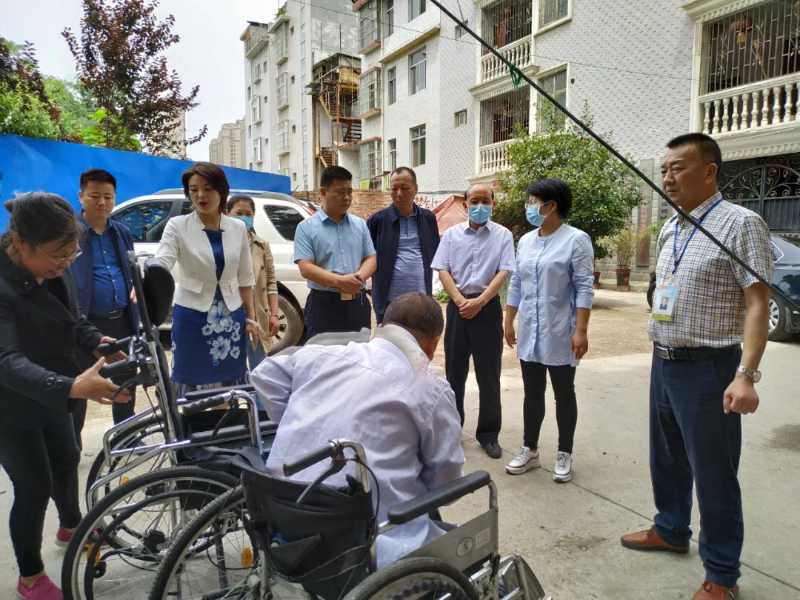 汉中市区残联开展助残日活动
