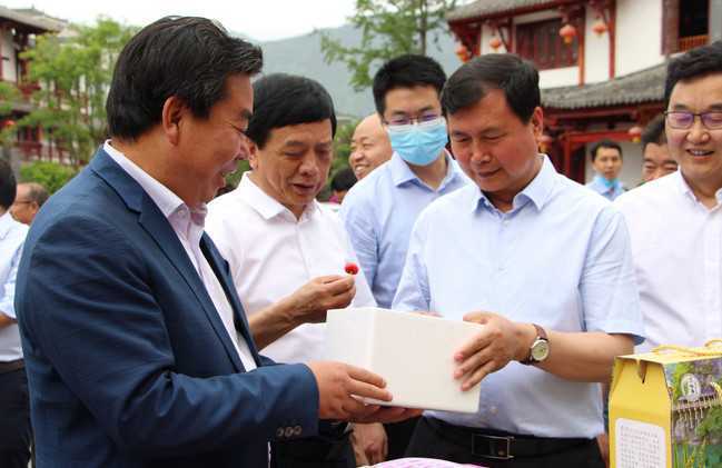 汉中市举行“5.19中国旅游日”汉中会场启动暨傥骆道古褒国规划移交仪式