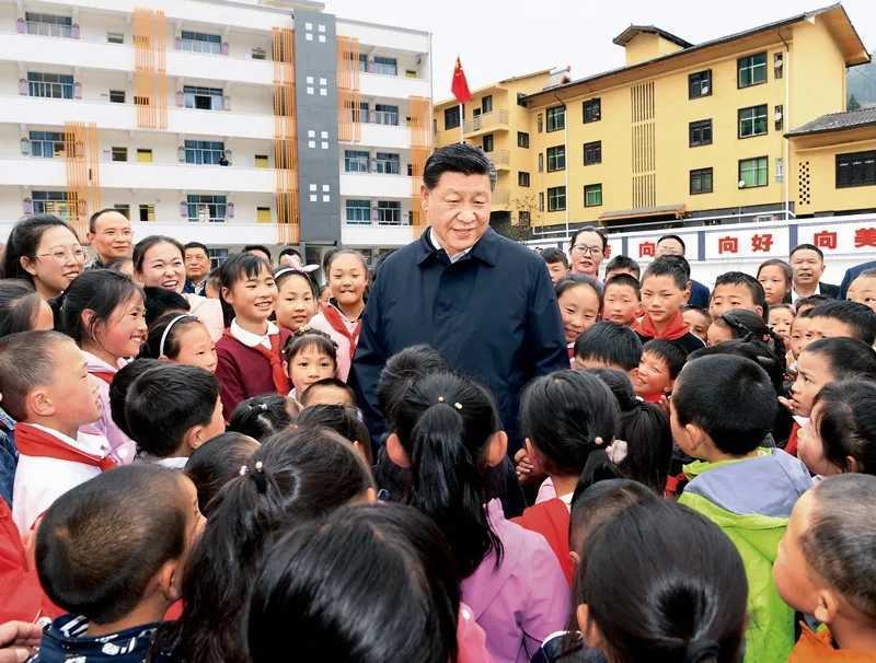 “既要富口袋，也要富脑袋”——习近平论脱贫攻坚“两手抓”