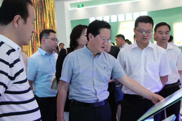 调研农产品和中药材展示交易服务中心1.JPG