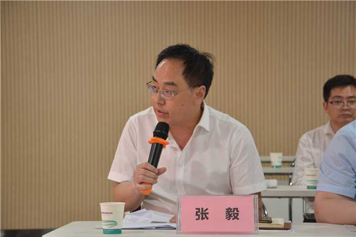 张毅.jpg