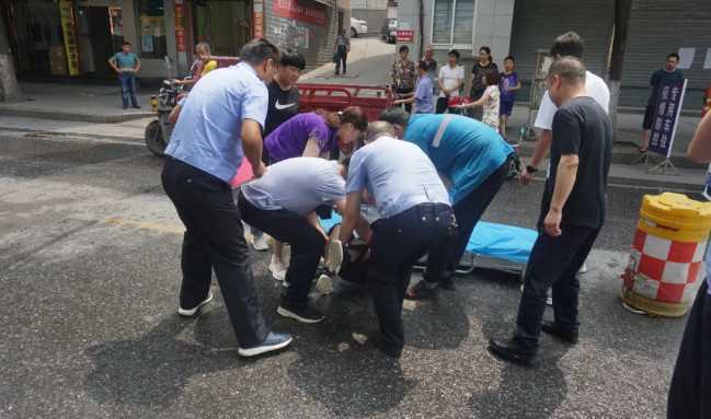 打通交通事故救援“绿色通道” 略阳警医合作全力救治事故伤员