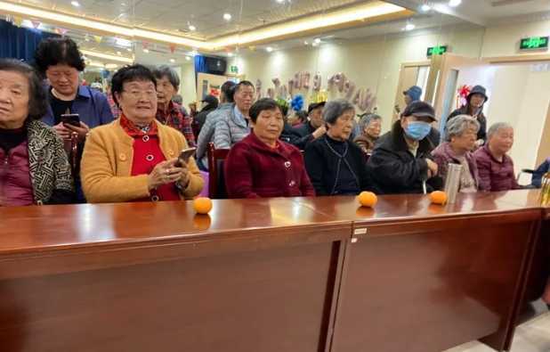 “齐心共祝 同欢笑”褒国康乐园四月长者生日会