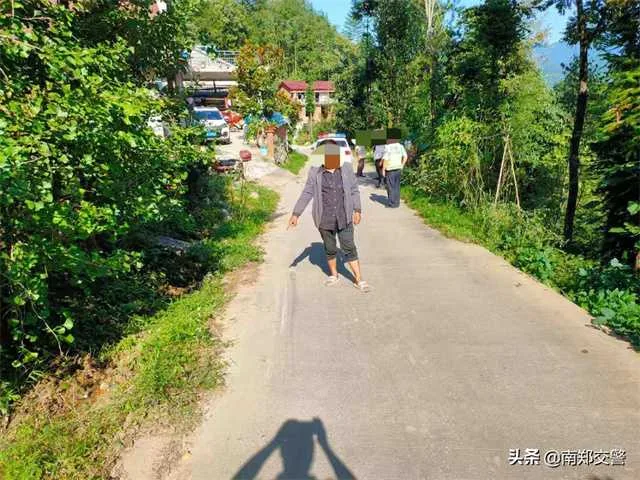 1630027650134766.jpg 南郑交警4.jpg