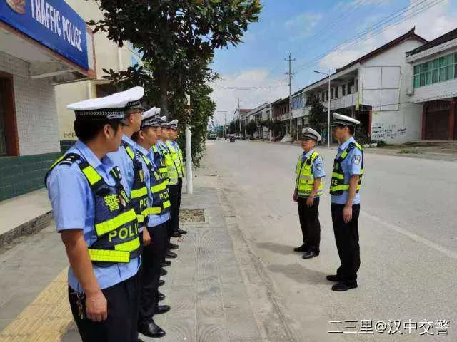 1630458922138928.jpg 交警3.jpg