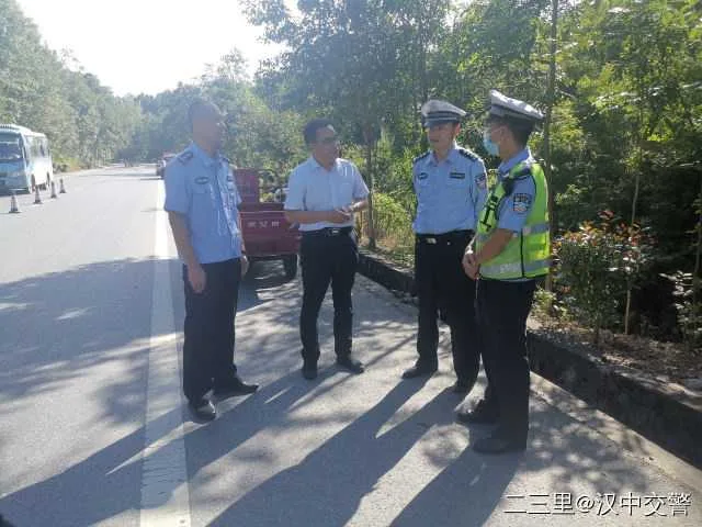 1630458947443528.jpg 交警4.jpg