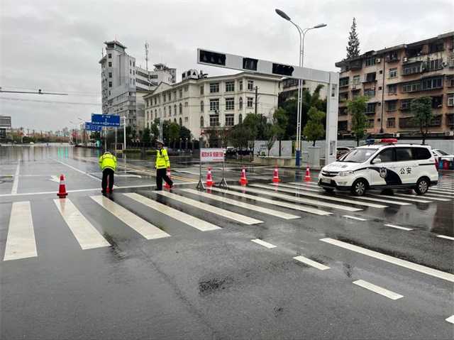 68小时坚守！汉中交警大队圆满完成国庆假期道路交通安保任务"