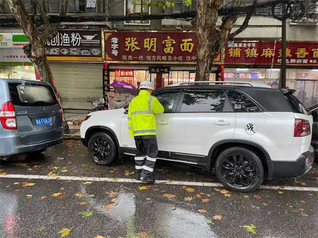 68小时坚守！汉中交警大队圆满完成国庆假期道路交通安保任务"