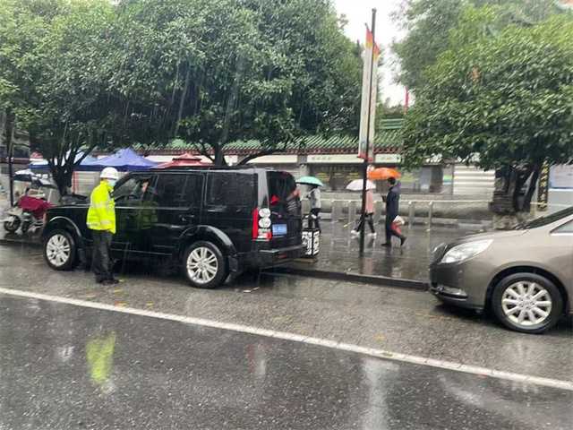 68小时坚守！汉中交警大队圆满完成国庆假期道路交通安保任务"