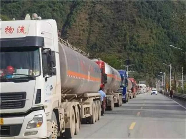 1633665834113048.jpg 危化车.jpg