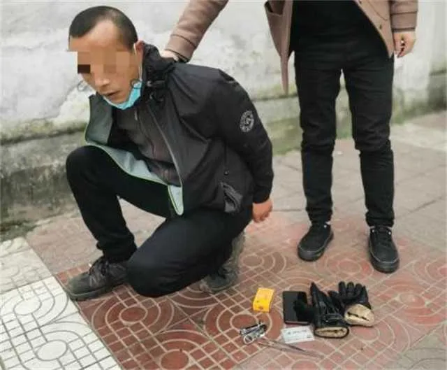 1639116996831201.jpg 扒手.jpg