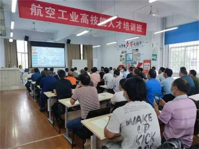 1639533473373903.jpg 人民2.jpg
