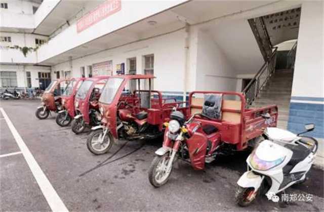 摩托车.jpg