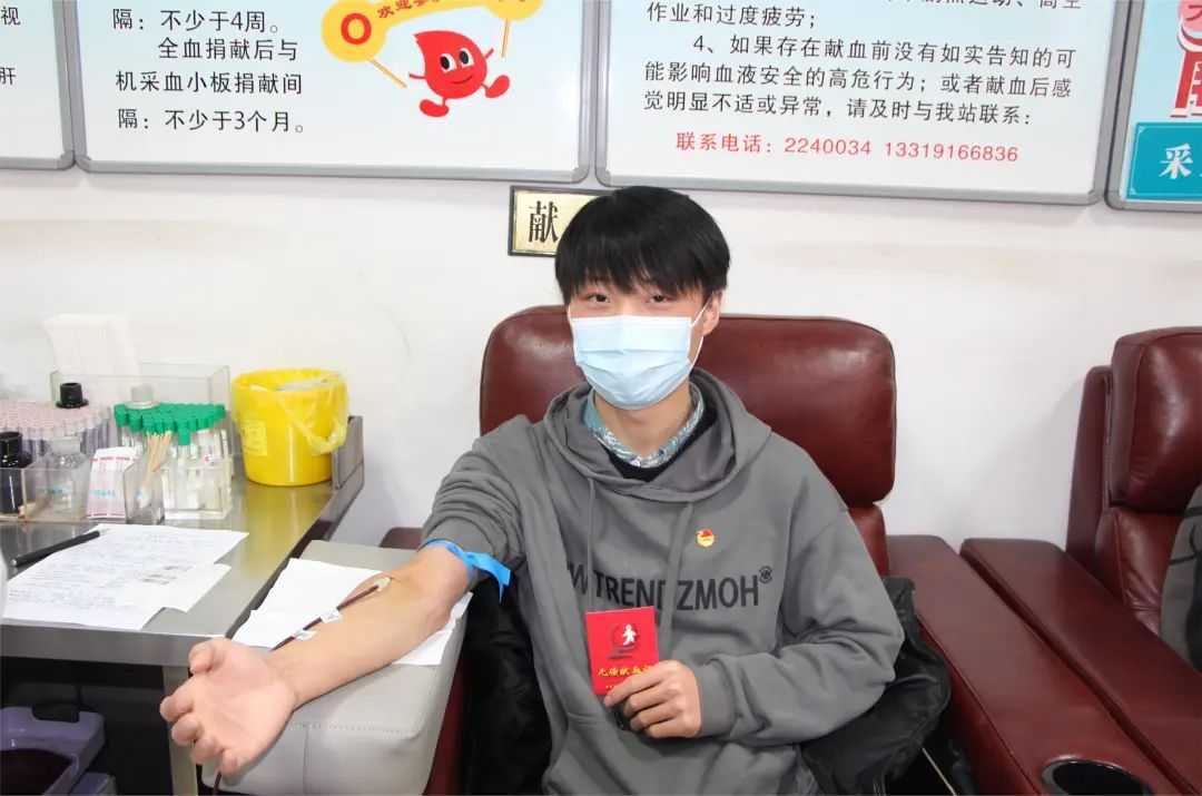 “奉献青春热血 点燃希望之光”！他们好样的！
