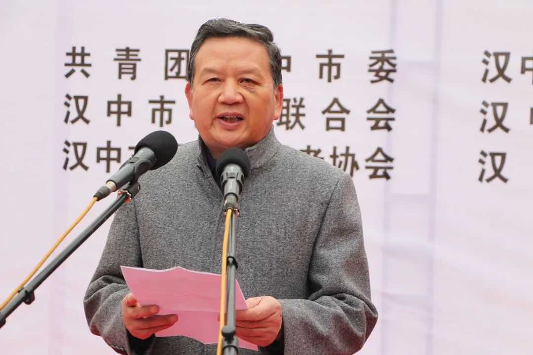 “奉献青春热血 点燃希望之光”！他们好样的！
