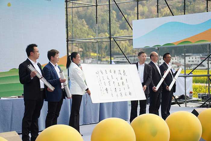 2023中国最美油菜花海镇巴旅游文化节盛大开幕