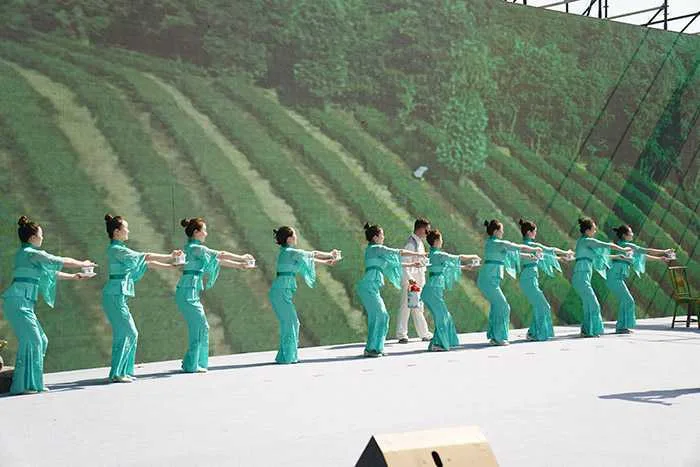 2023中国最美油菜花海镇巴旅游文化节盛大开幕