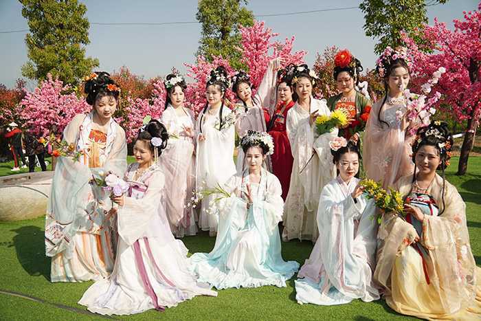 2023中国最美油菜花海汉中旅游文化节城固分会场暨迷你马拉松赛正式启动