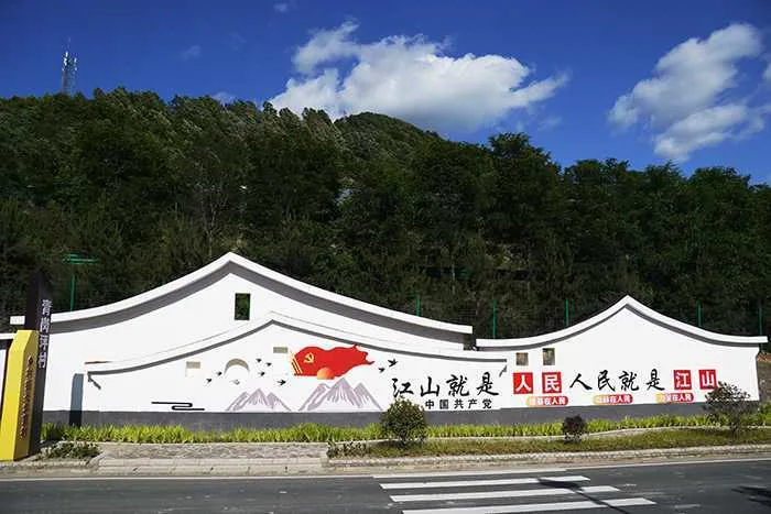 留坝县出台《留坝县村容村貌提升导则》，村容村貌提升建设有了标准。