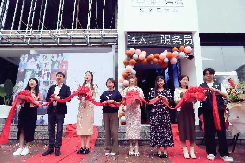 汉中婚纱摄影新地标:“山海·自由”婚摄摄影工作室盛装开业