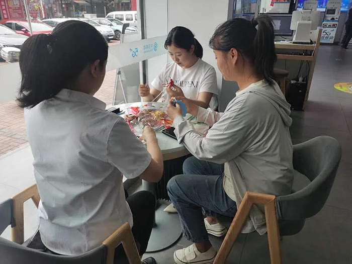 【心级服务 让爱连接】汉中移动营业厅开展 “迎端午 制香囊”惊喜活动