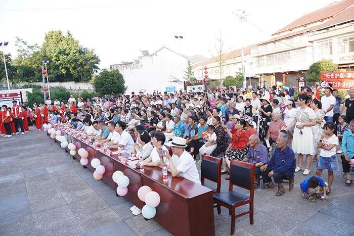 陕西理工大学“涓涓理工情意，教育赋能乡村振兴”大舞台走进南郑两河镇