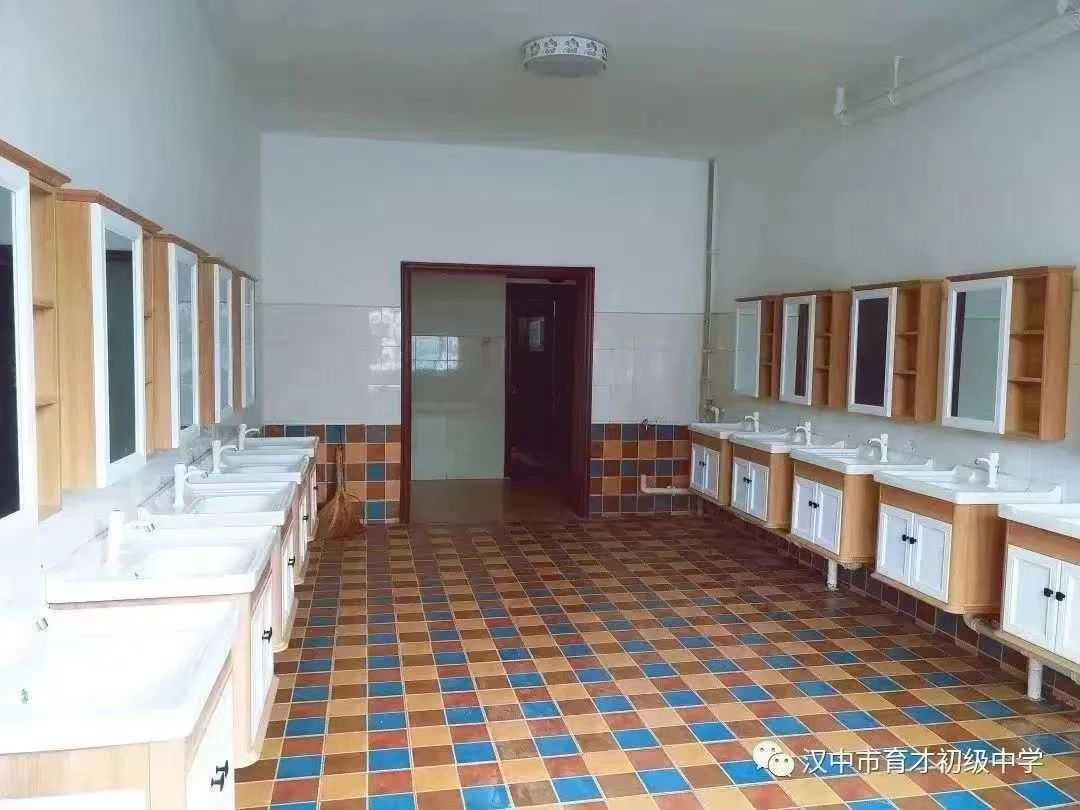 全面引入＂毛坦厂中学＂拔高复读新模式 助力高三学子圆梦大学