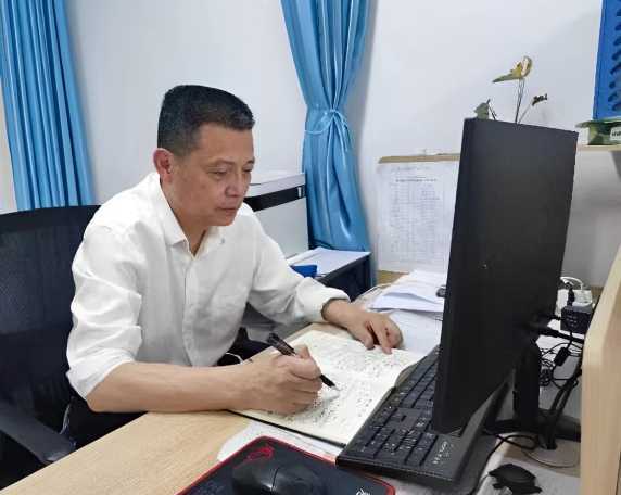 全面引入＂毛坦厂中学＂拔高复读新模式 助力高三学子圆梦大学