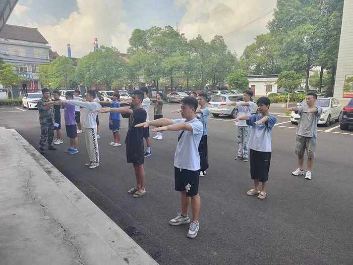 桃李春风三部曲 ——读王志成同志的三本书
