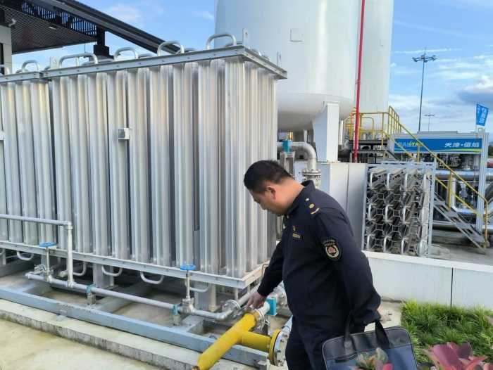 城固县开展餐饮企业场所燃气安全 专项整治“扫街行动”