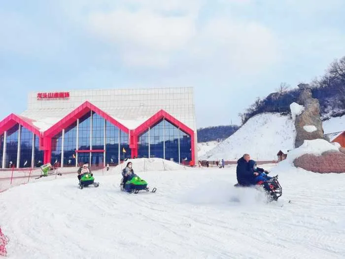 锁定12月19日!与冰雪世界来场浪漫“约会”吧!