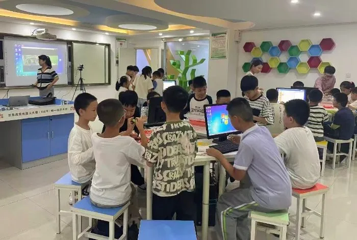 汉中“云课堂”走进中小学 助力城乡教育均衡发展