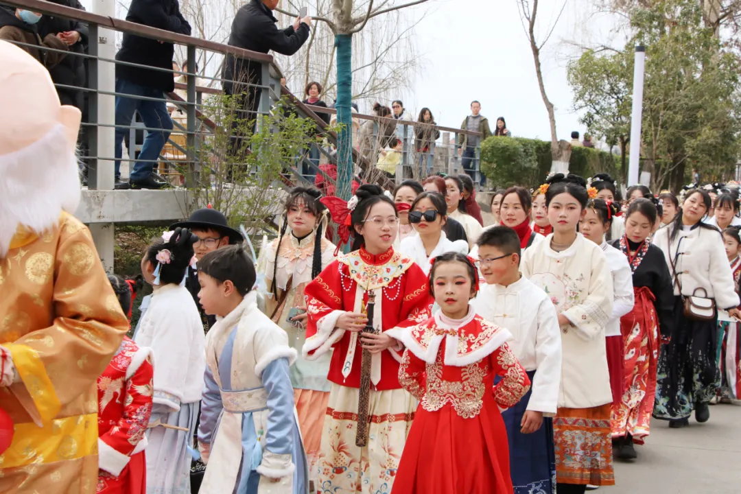 我们的节日·欢乐中国年丨西乡：汉服巡游！太！惊！艳！