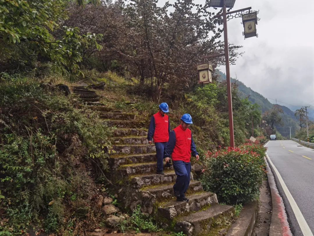线路巡检“不停步” 保障供电“不负冬”