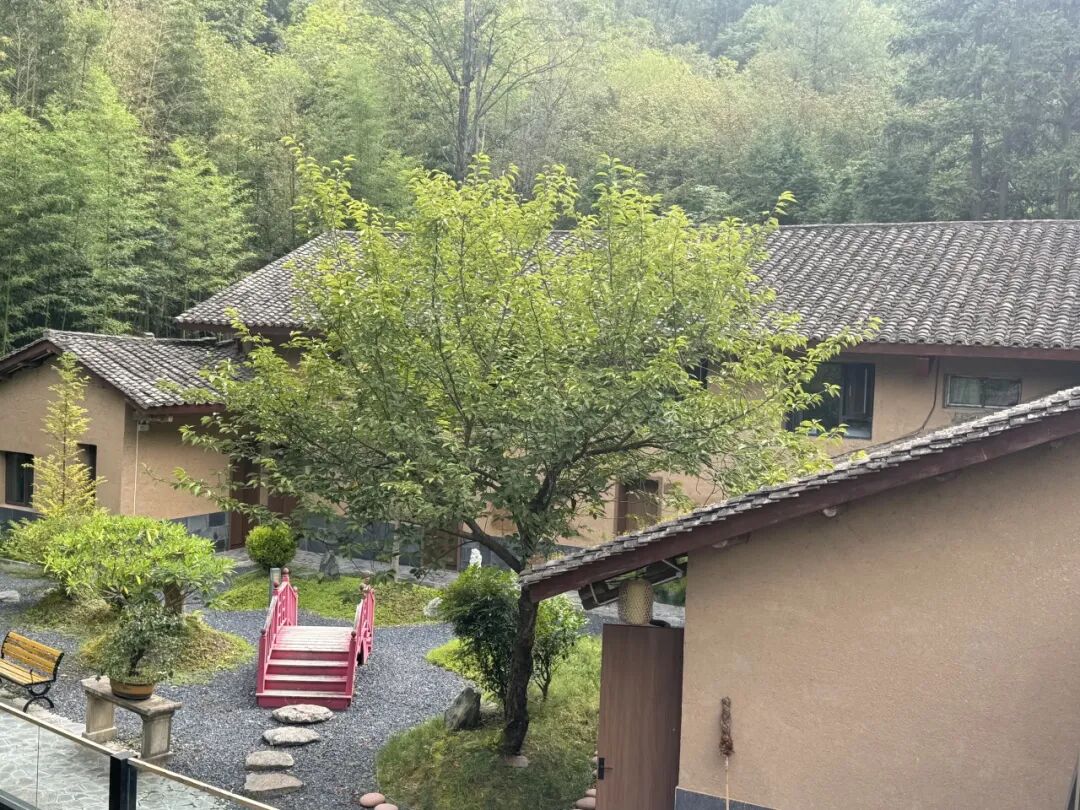 在银厂沟村住挺好!老房爆改民宿→