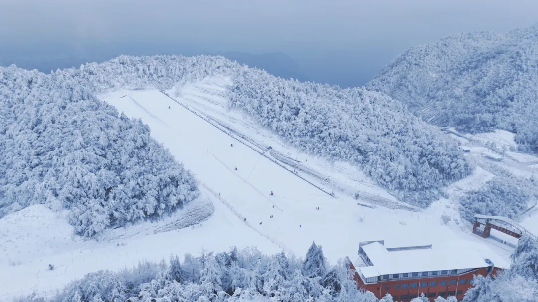 人气火,经济旺!汉中高颜值冰雪出圈→
