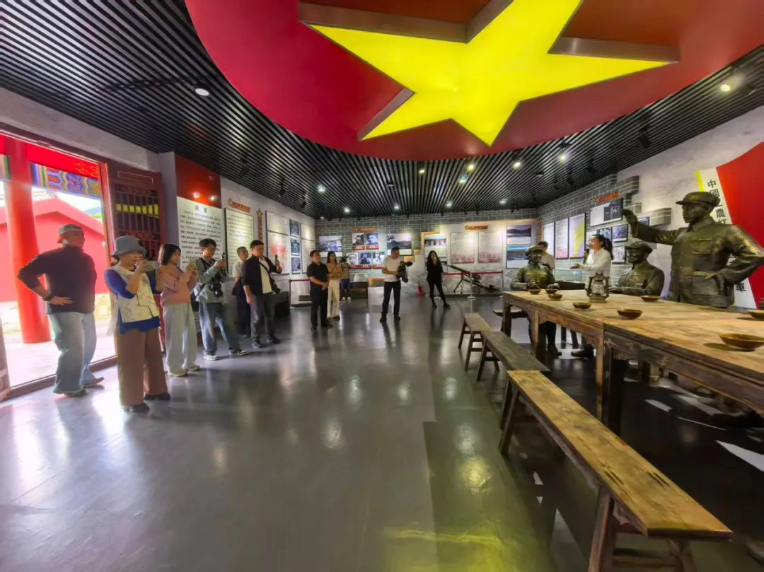 “缤纷秋季·趣游西乡”网络主题宣传活动走进西乡