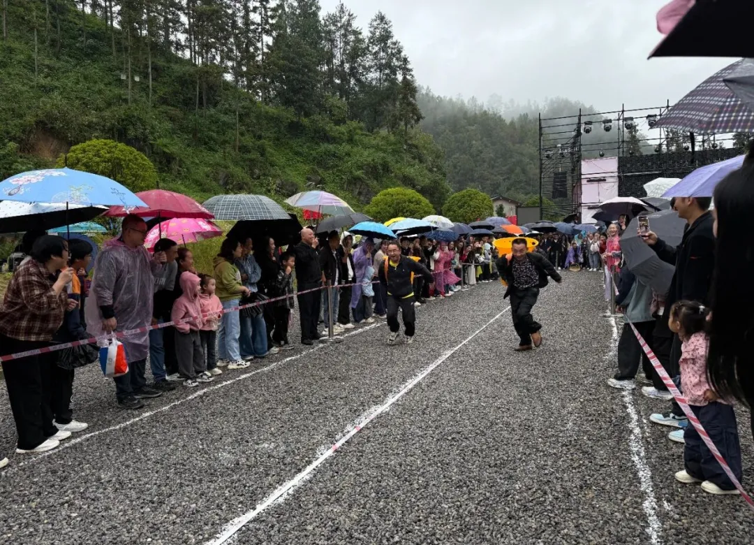 线上观看42万人次，兴隆茶山民歌会出圈