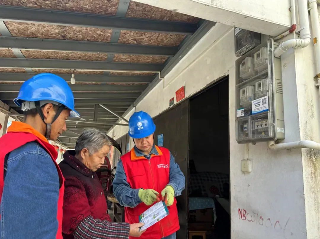 新春走基层 | 服务群众知民情，春节保供暖人心