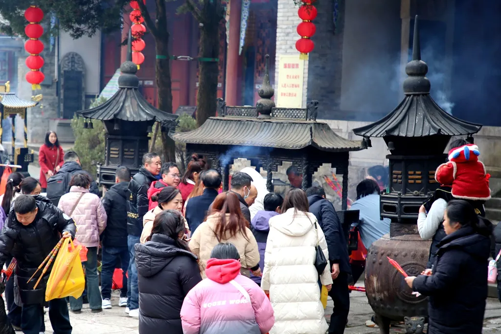 “庙”趣横生·祈福纳祥 —— 大年初一逛庙会 留坝人民花式过新年