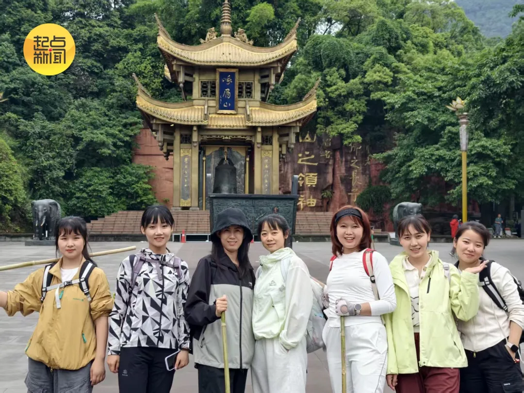 成都高铁检票口上演暖心急救 汉中市人民医院护士团队挺身而出显担当