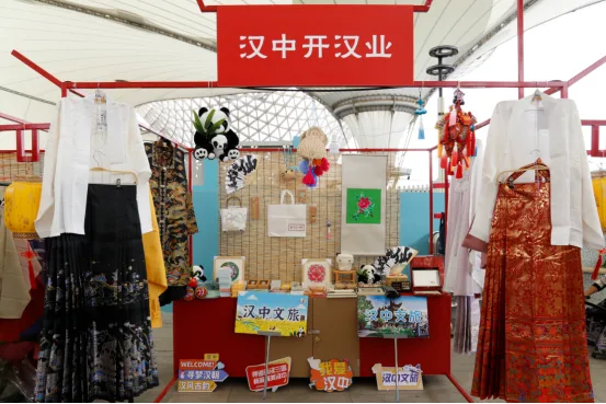 中国华服周!汉中文旅IP亮相上海→