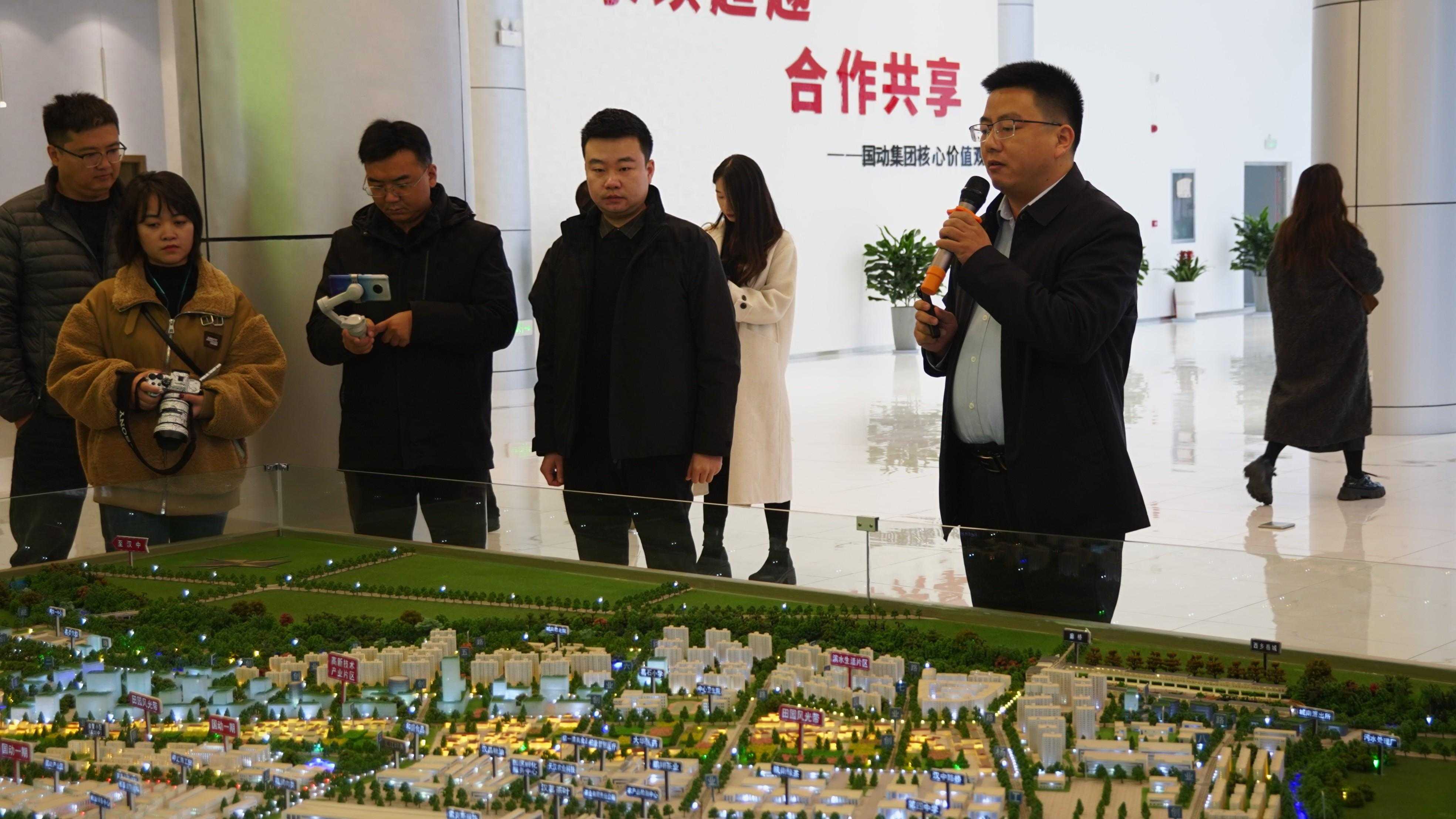 走进园区看变化！2023网络媒体看西乡主题采访活动顺利举行